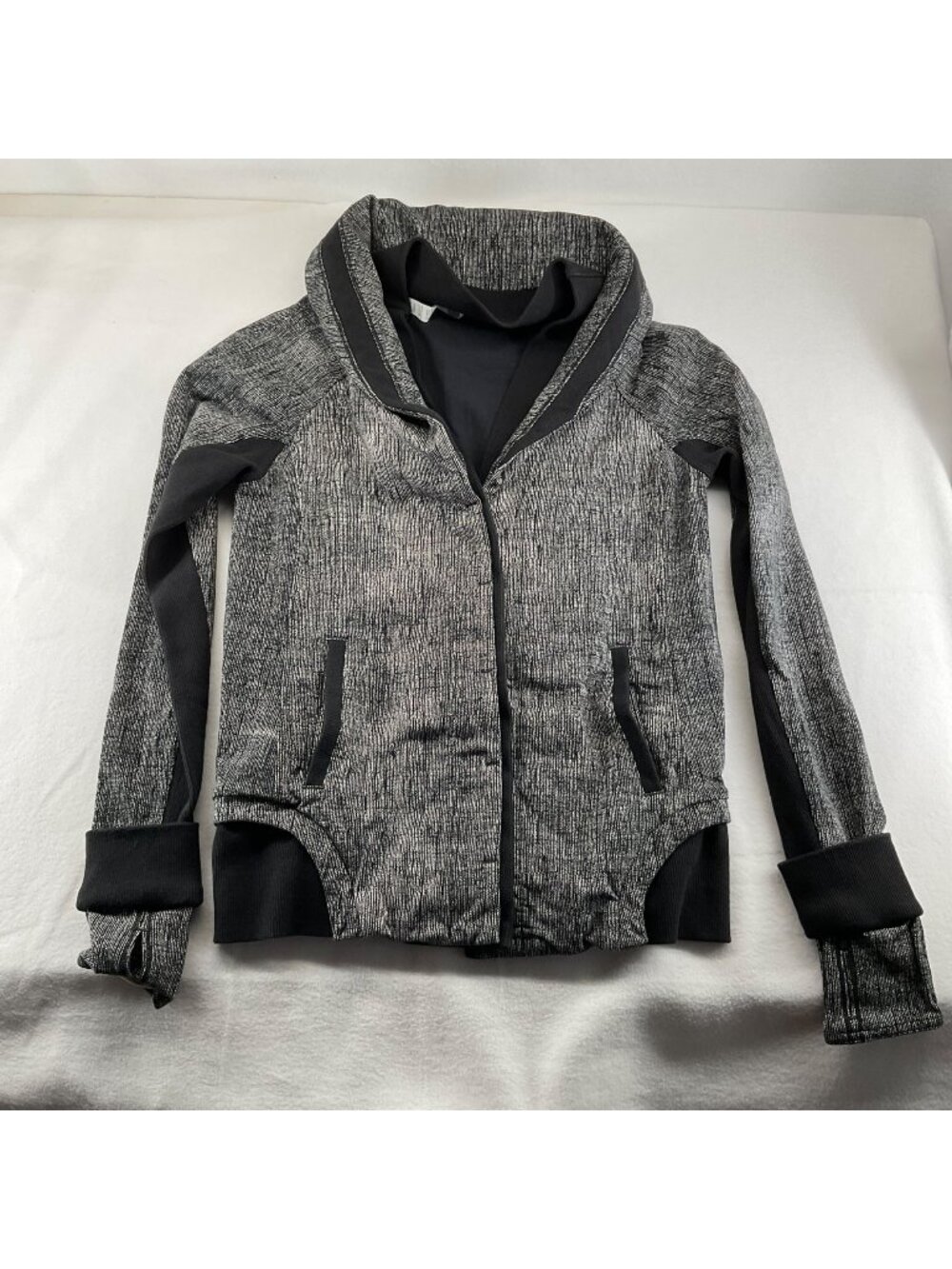 Lululemon To Class Button Up Womans gray Jacket SZ8 bust36